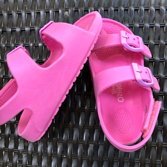 Toddler girls sandals, Oshkosh, Size 8 - Picture 1 of 1